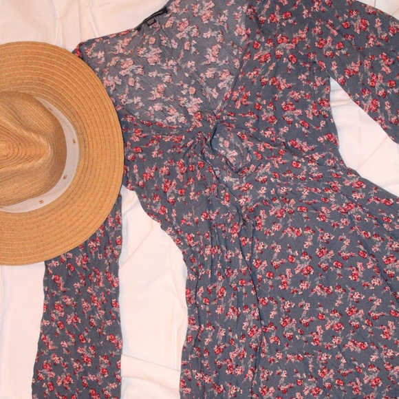 American Eagle Outfitters Dresses & Skirts - Foral Mini Dress